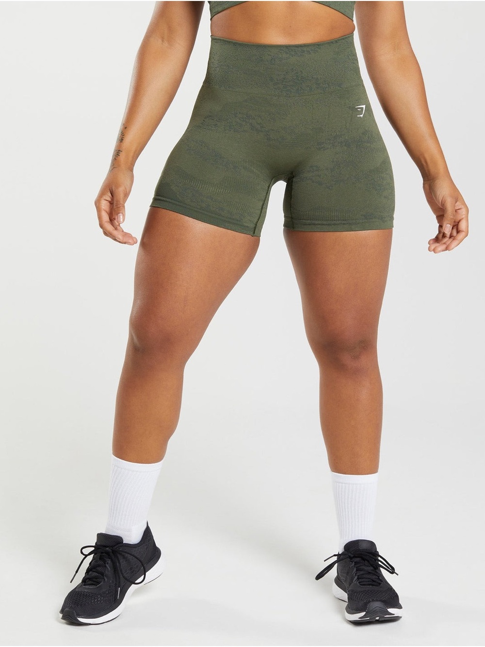 GYMSHARK Adapt Camo Seamless Shorts Size Medium in Moss Olive/Core Olive